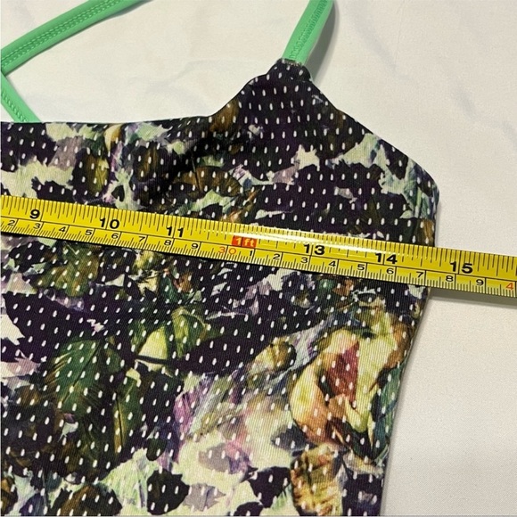 🍋 Lululemon Dancing Warrior Tank
Floral Sport White Multi / Pistachio Size 8 - Picture 11 of 11